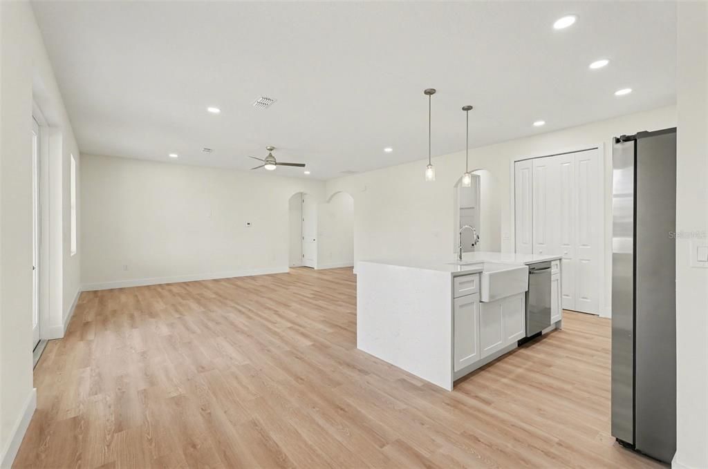 For Sale: $348,000 (4 beds, 2 baths, 2171 Square Feet)