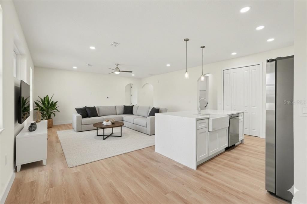 For Sale: $348,000 (4 beds, 2 baths, 2171 Square Feet)