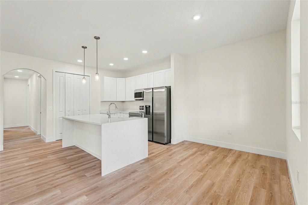 For Sale: $348,000 (4 beds, 2 baths, 2171 Square Feet)