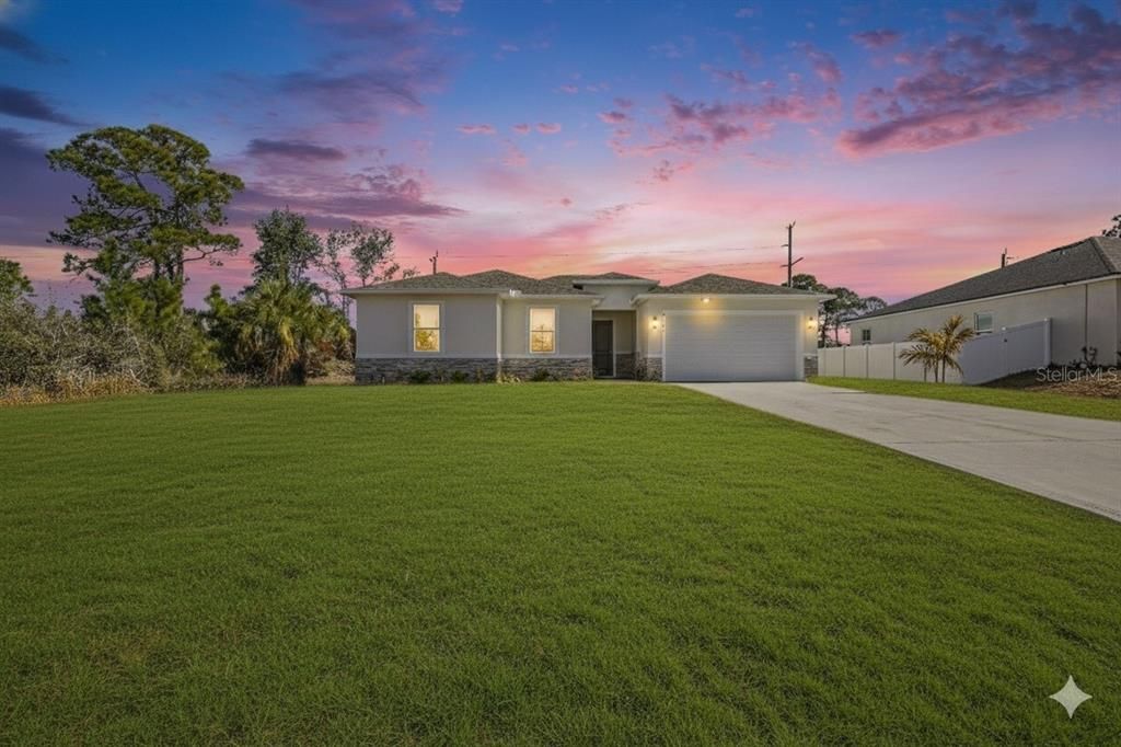 For Sale: $348,000 (4 beds, 2 baths, 2171 Square Feet)