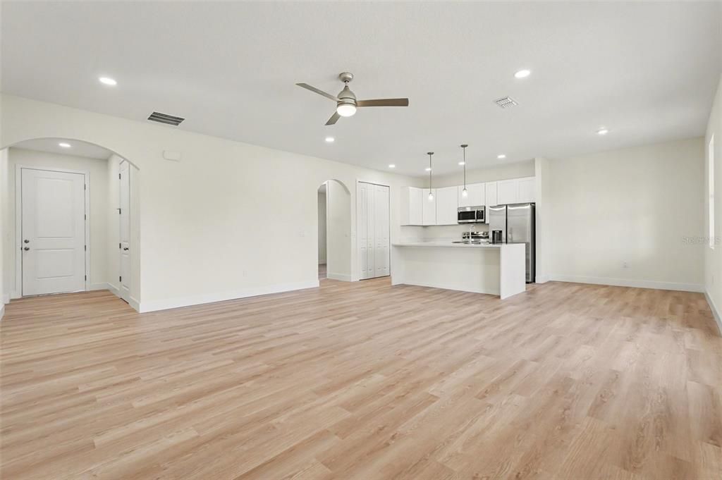 For Sale: $348,000 (4 beds, 2 baths, 2171 Square Feet)