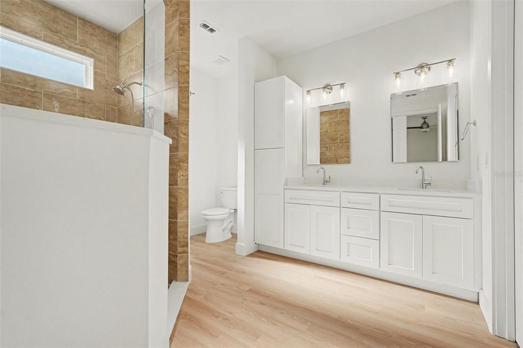 For Sale: $348,000 (4 beds, 2 baths, 2171 Square Feet)