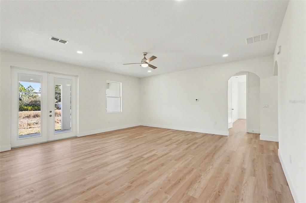 For Sale: $348,000 (4 beds, 2 baths, 2171 Square Feet)