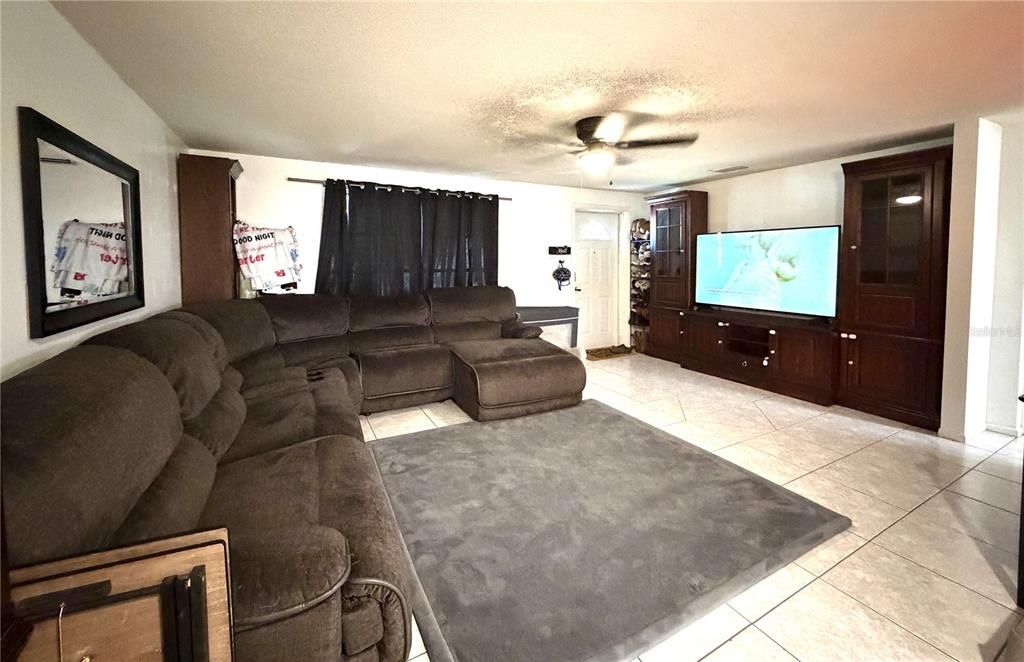 For Sale: $209,000 (3 beds, 1 baths, 1209 Square Feet)