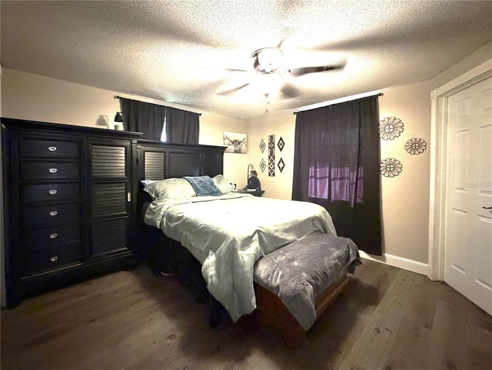For Sale: $209,000 (3 beds, 1 baths, 1209 Square Feet)