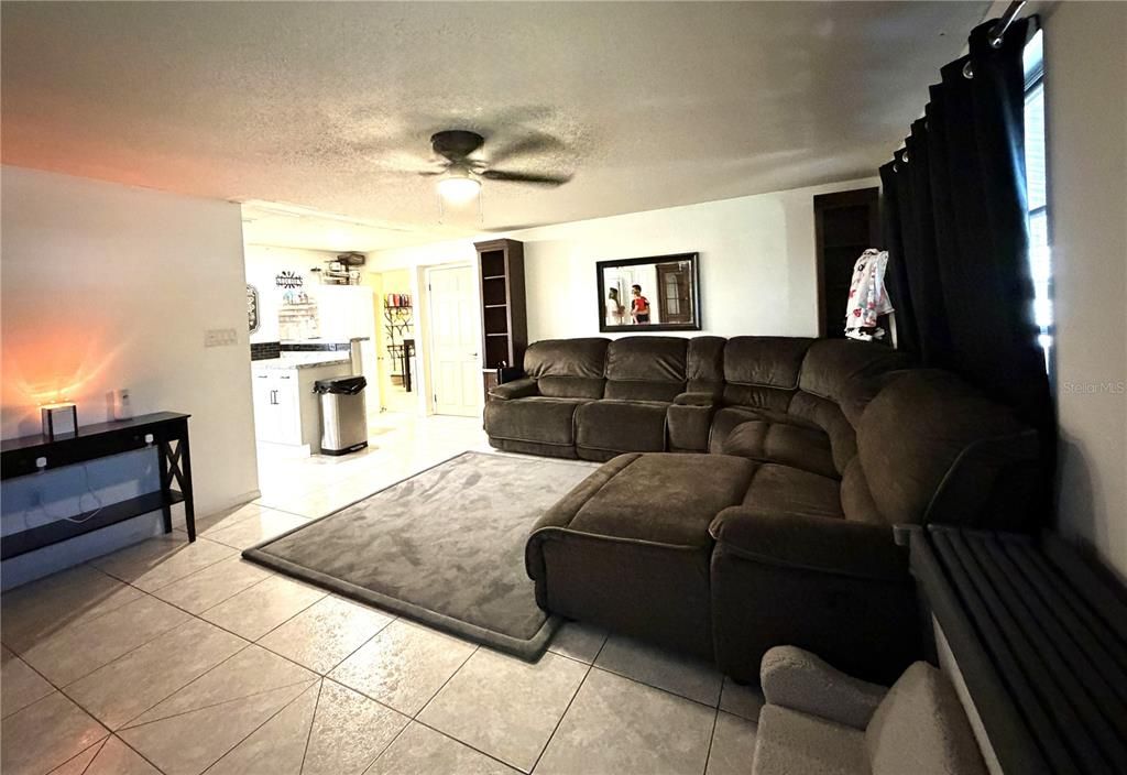 For Sale: $209,000 (3 beds, 1 baths, 1209 Square Feet)