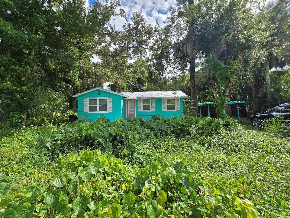 For Rent: $2,700 (4 beds, 2 baths, 1400 Square Feet)