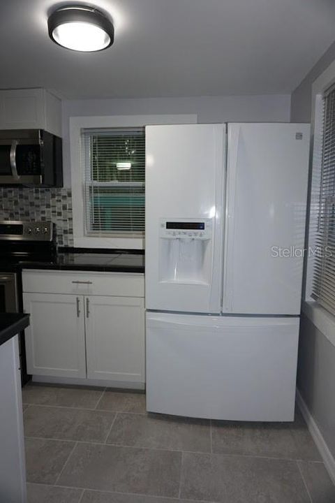 For Rent: $2,700 (4 beds, 2 baths, 1400 Square Feet)