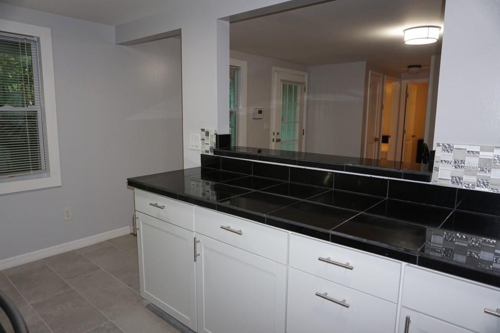 For Rent: $2,700 (4 beds, 2 baths, 1400 Square Feet)