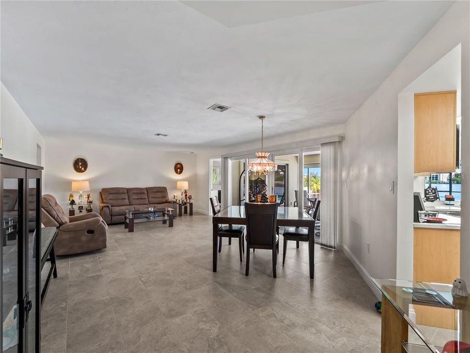 En Venta: $1,595,000 (3 camas, 2 baños, 1892 Pies cuadrados)