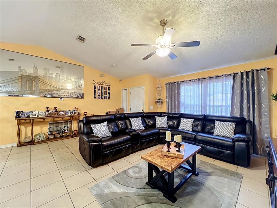 For Sale: $415,000 (3 beds, 2 baths, 1930 Square Feet)