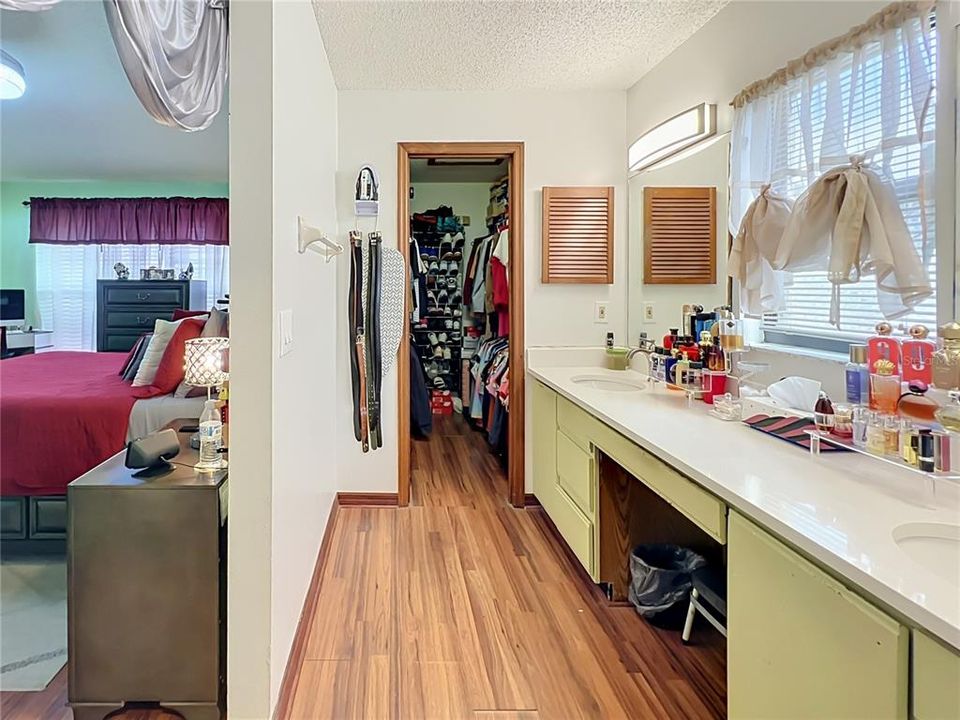 For Sale: $415,000 (3 beds, 2 baths, 1930 Square Feet)