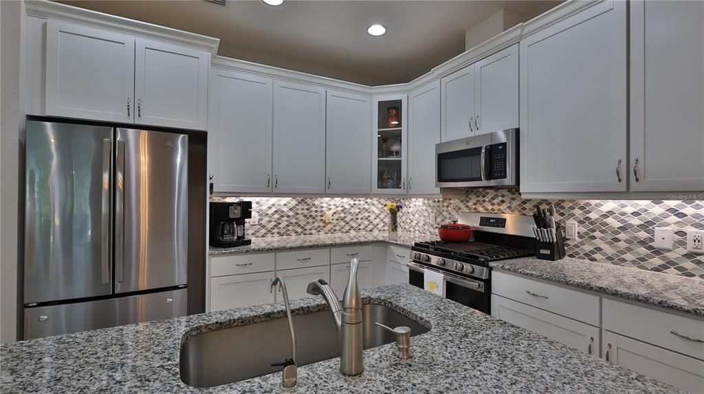 For Sale: $442,500 (2 beds, 2 baths, 1563 Square Feet)