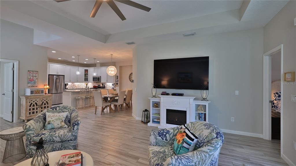 For Sale: $442,500 (2 beds, 2 baths, 1563 Square Feet)