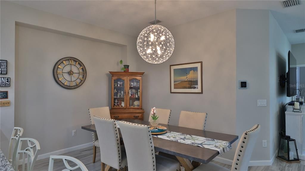 For Sale: $442,500 (2 beds, 2 baths, 1563 Square Feet)