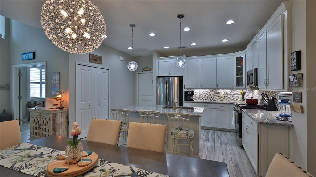 For Sale: $442,500 (2 beds, 2 baths, 1563 Square Feet)