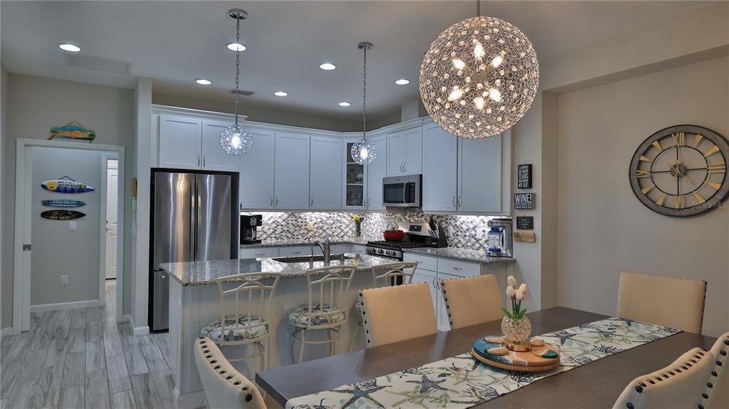 For Sale: $442,500 (2 beds, 2 baths, 1563 Square Feet)
