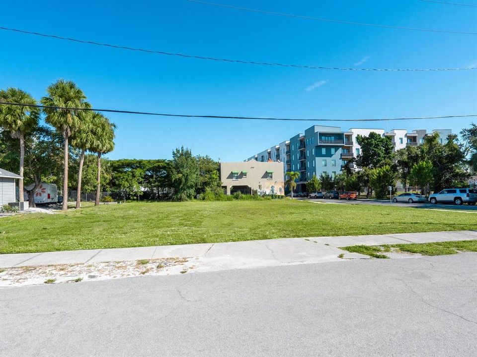 En Venta: $2,495,000 (0.31 acres)