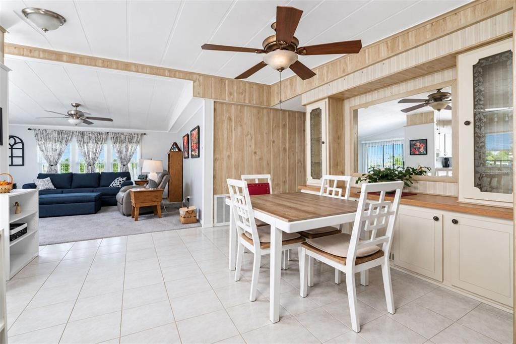 En Venta: $129,900 (2 camas, 2 baños, 1228 Pies cuadrados)