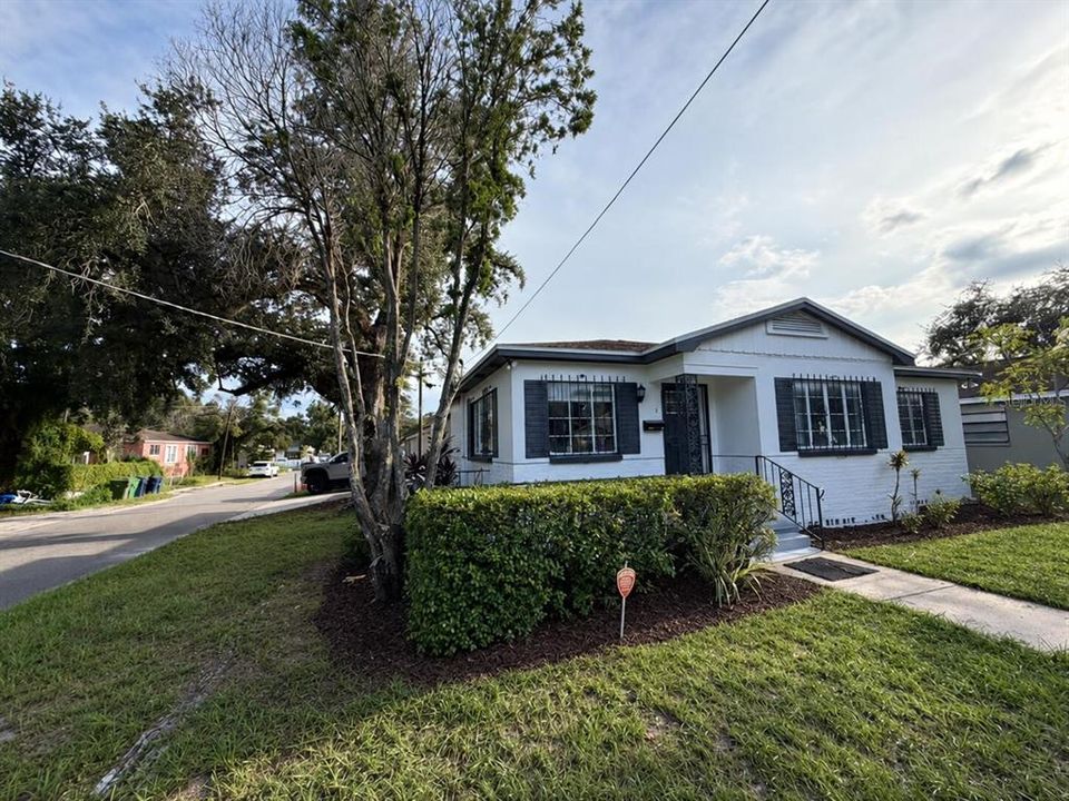 For Sale: $315,000 (3 beds, 2 baths, 1262 Square Feet)