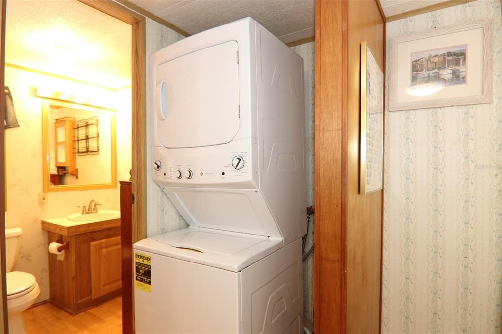 For Sale: $129,900 (2 beds, 1 baths, 629 Square Feet)