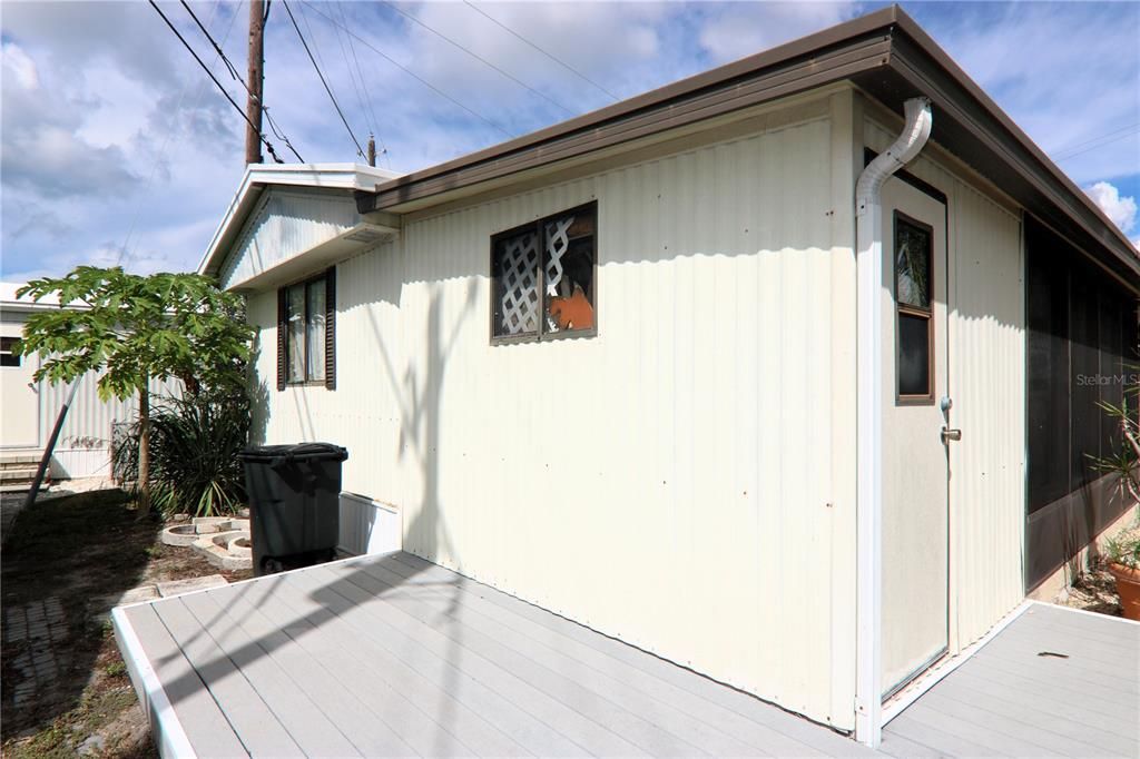 For Sale: $129,900 (2 beds, 1 baths, 629 Square Feet)