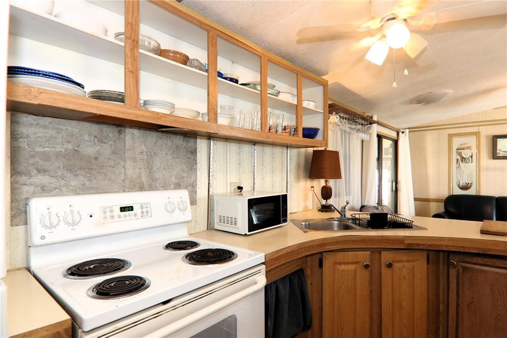 For Sale: $129,900 (2 beds, 1 baths, 629 Square Feet)