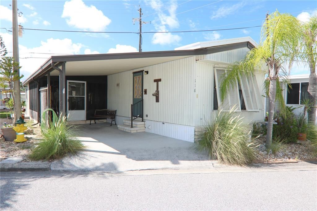 For Sale: $129,900 (2 beds, 1 baths, 629 Square Feet)