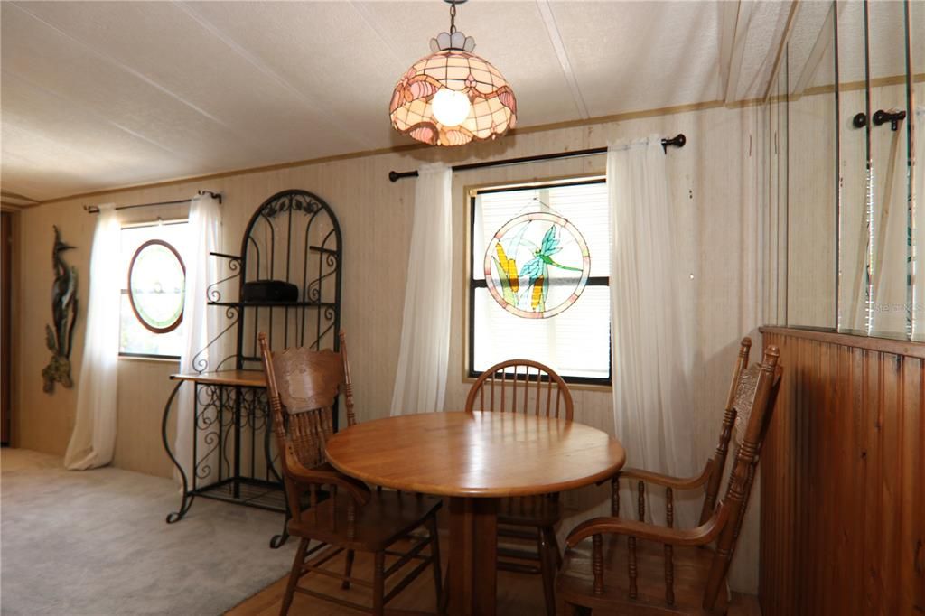 For Sale: $129,900 (2 beds, 1 baths, 629 Square Feet)