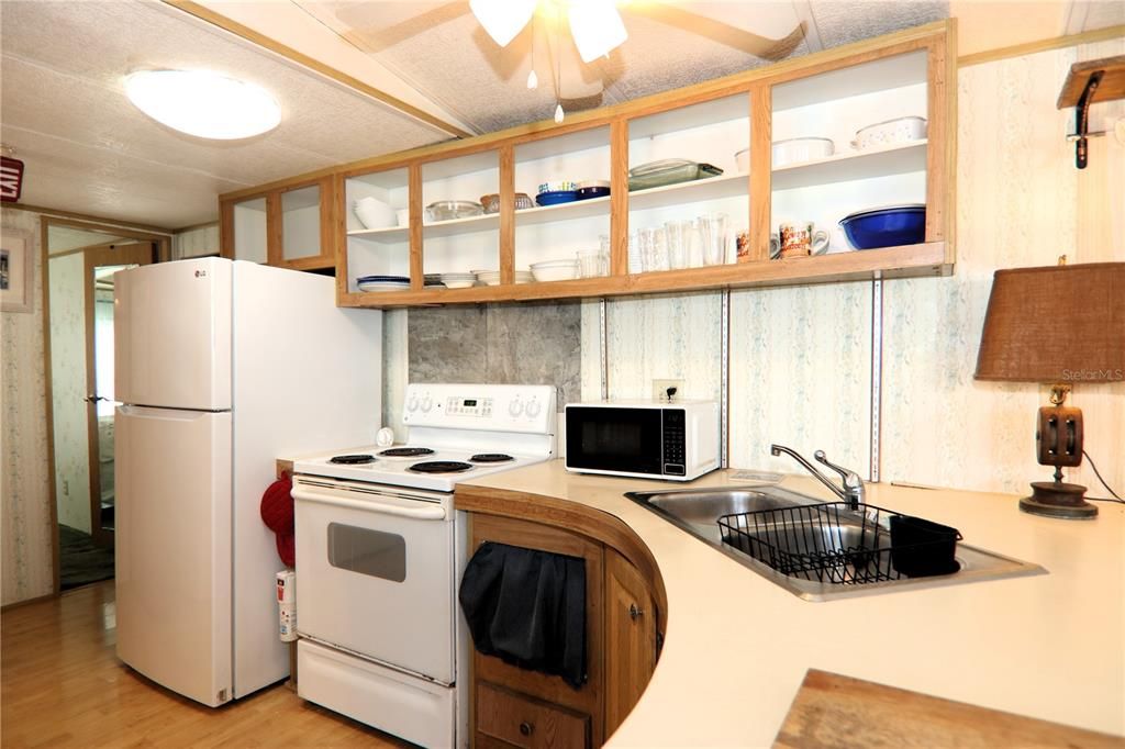 For Sale: $129,900 (2 beds, 1 baths, 629 Square Feet)