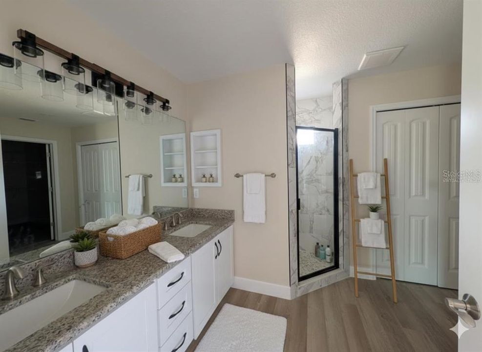 For Sale: $329,900 (3 beds, 2 baths, 1701 Square Feet)