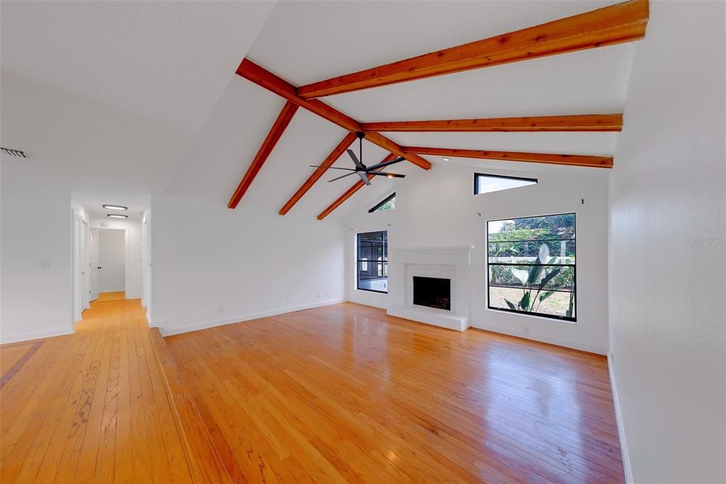 For Sale: $485,000 (3 beds, 2 baths, 1706 Square Feet)