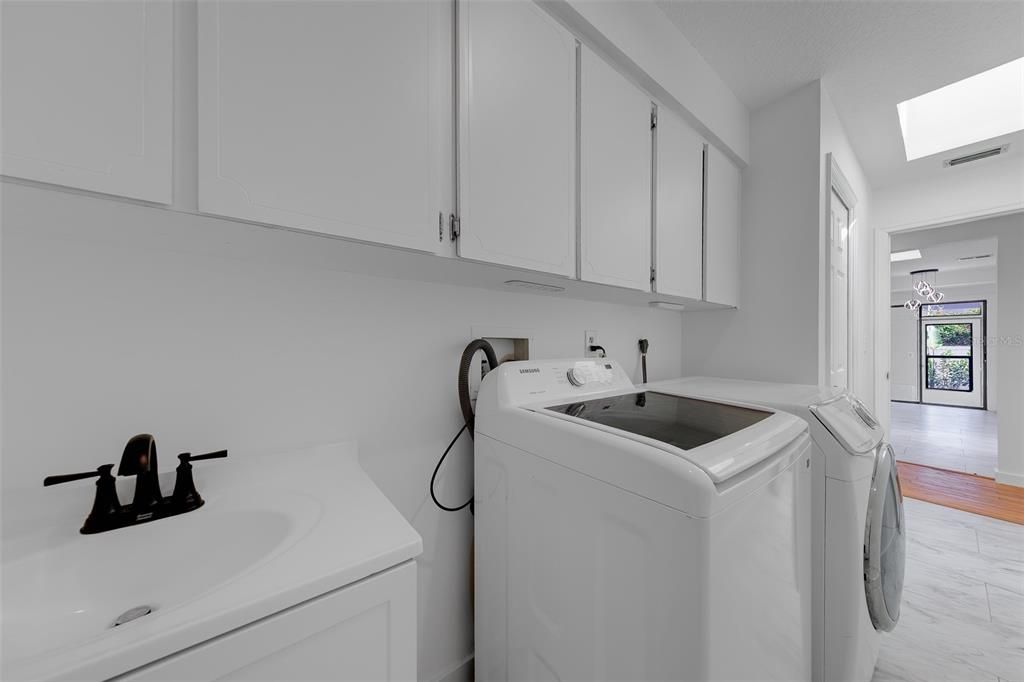 For Sale: $485,000 (3 beds, 2 baths, 1706 Square Feet)