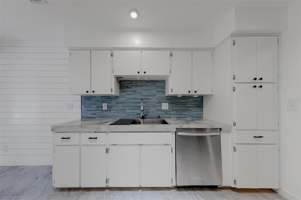 For Sale: $485,000 (3 beds, 2 baths, 1706 Square Feet)