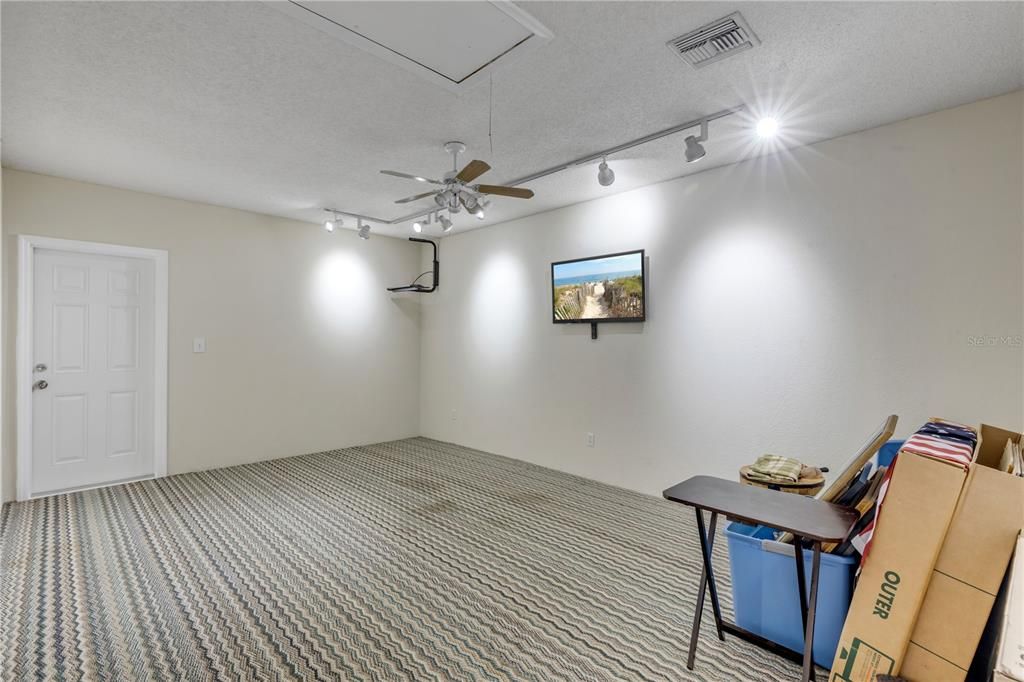 En Venta: $429,000 (3 camas, 2 baños, 1748 Pies cuadrados)