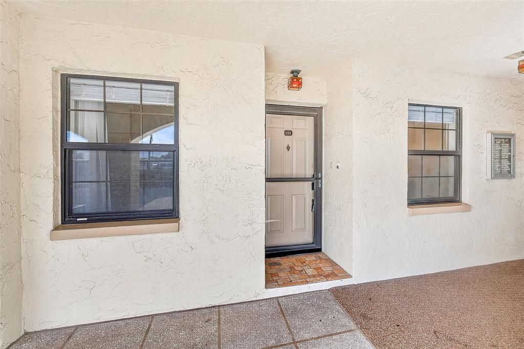 For Sale: $200,000 (2 beds, 2 baths, 1165 Square Feet)