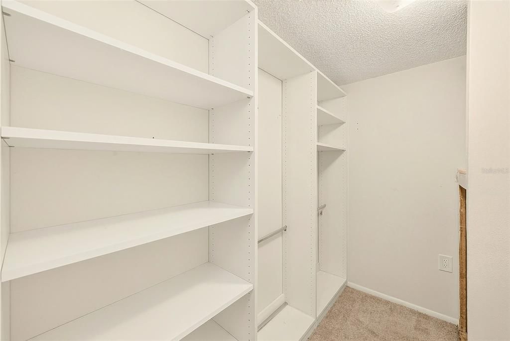 For Sale: $200,000 (2 beds, 2 baths, 1165 Square Feet)