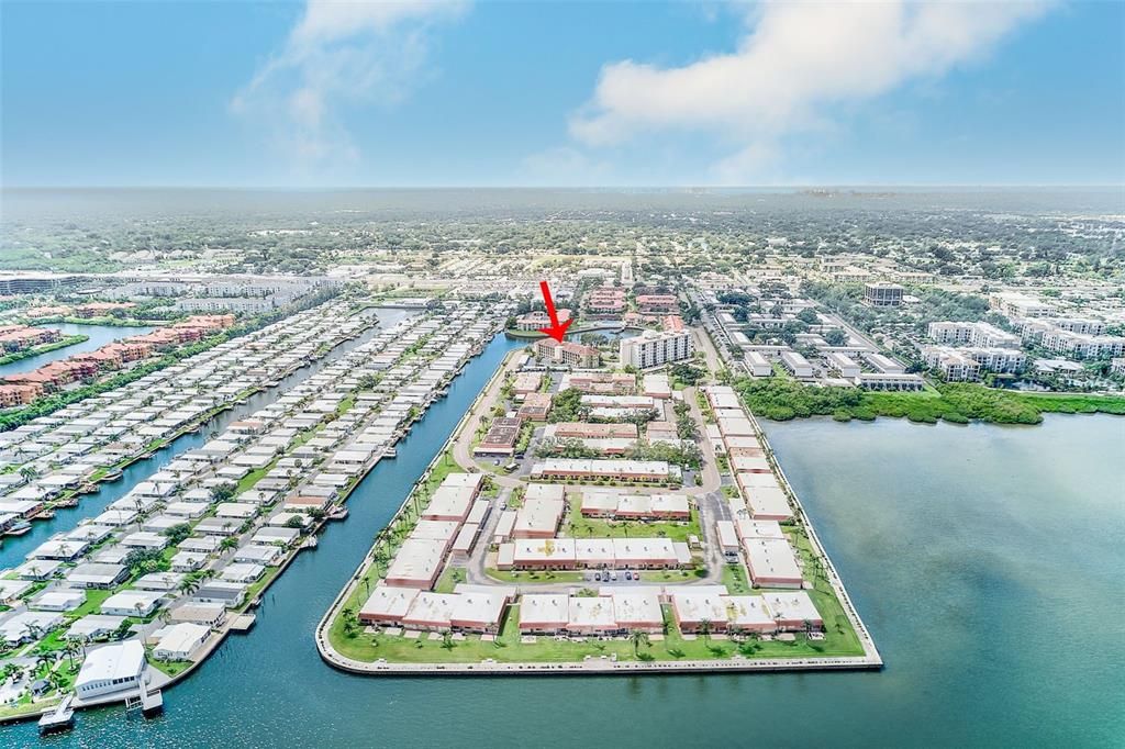 For Sale: $200,000 (2 beds, 2 baths, 1165 Square Feet)