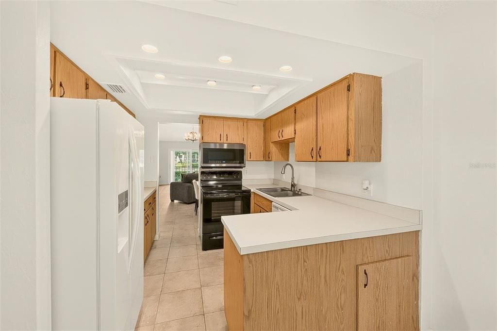 For Sale: $200,000 (2 beds, 2 baths, 1165 Square Feet)