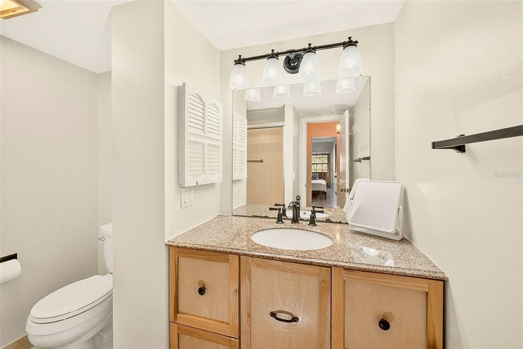 For Sale: $200,000 (2 beds, 2 baths, 1165 Square Feet)