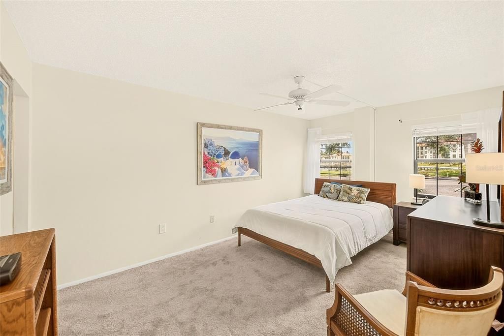 For Sale: $200,000 (2 beds, 2 baths, 1165 Square Feet)