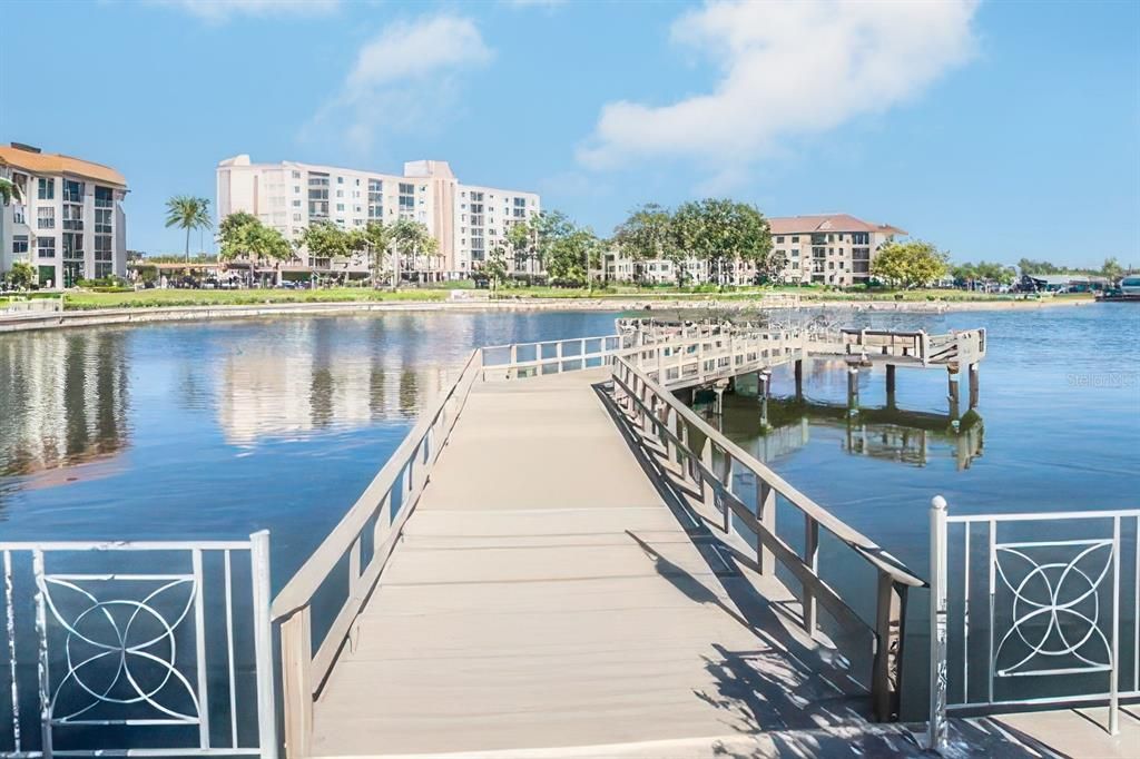 For Sale: $200,000 (2 beds, 2 baths, 1165 Square Feet)