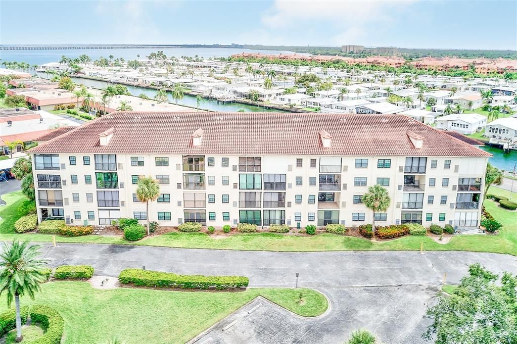 For Sale: $200,000 (2 beds, 2 baths, 1165 Square Feet)