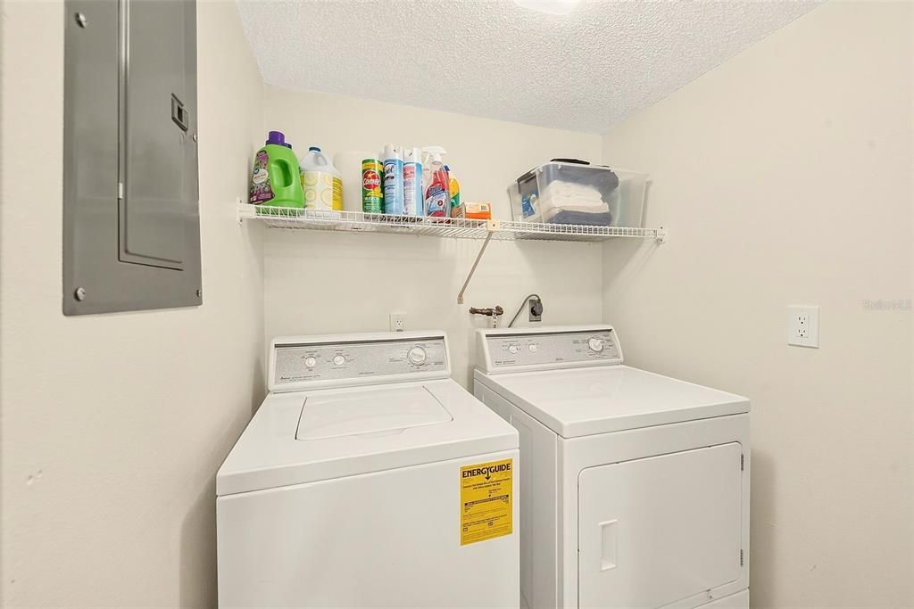 For Sale: $200,000 (2 beds, 2 baths, 1165 Square Feet)