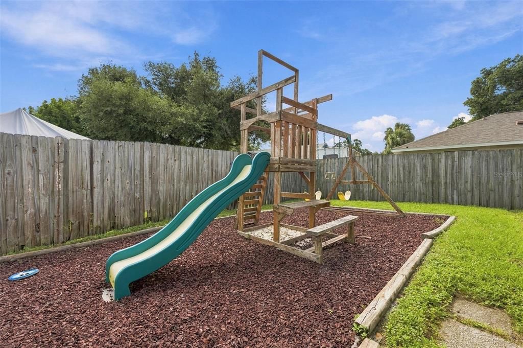 For Sale: $430,000 (3 beds, 2 baths, 1248 Square Feet)