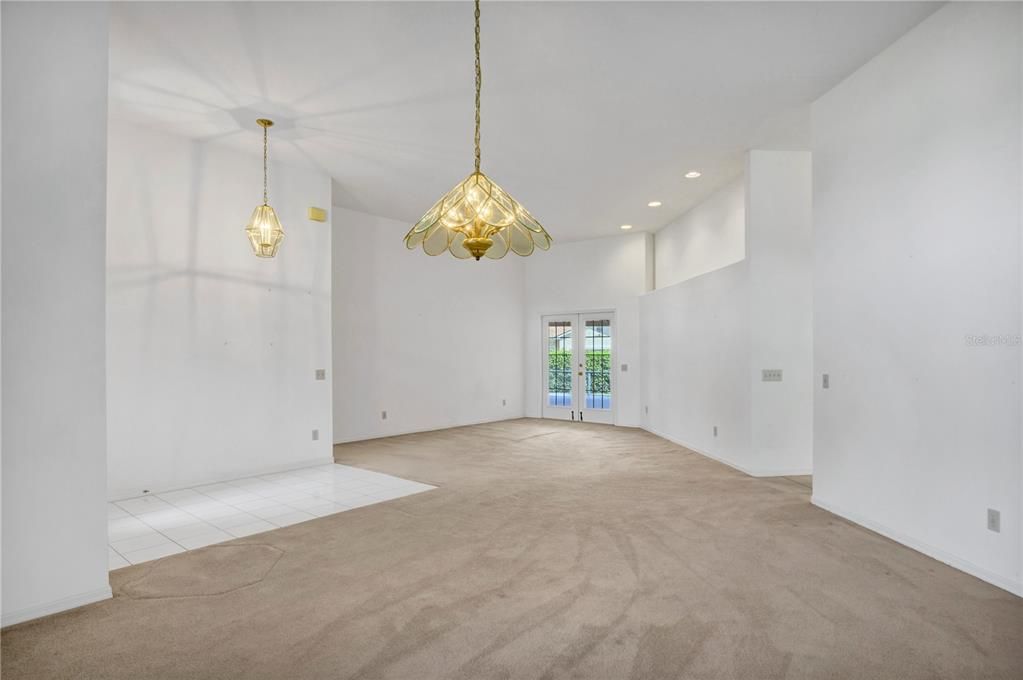 For Sale: $409,900 (3 beds, 3 baths, 2592 Square Feet)