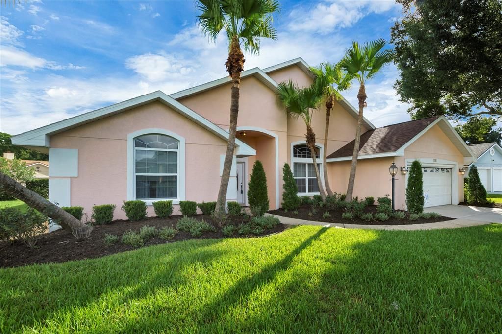 For Sale: $409,900 (3 beds, 3 baths, 2592 Square Feet)