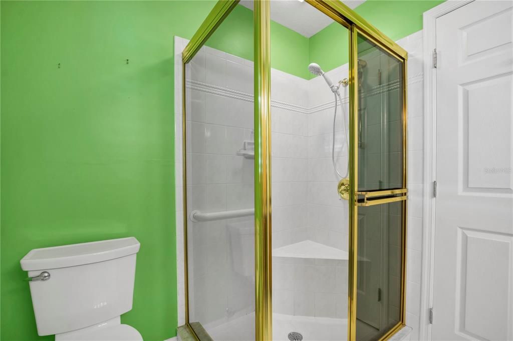 For Sale: $409,900 (3 beds, 3 baths, 2592 Square Feet)
