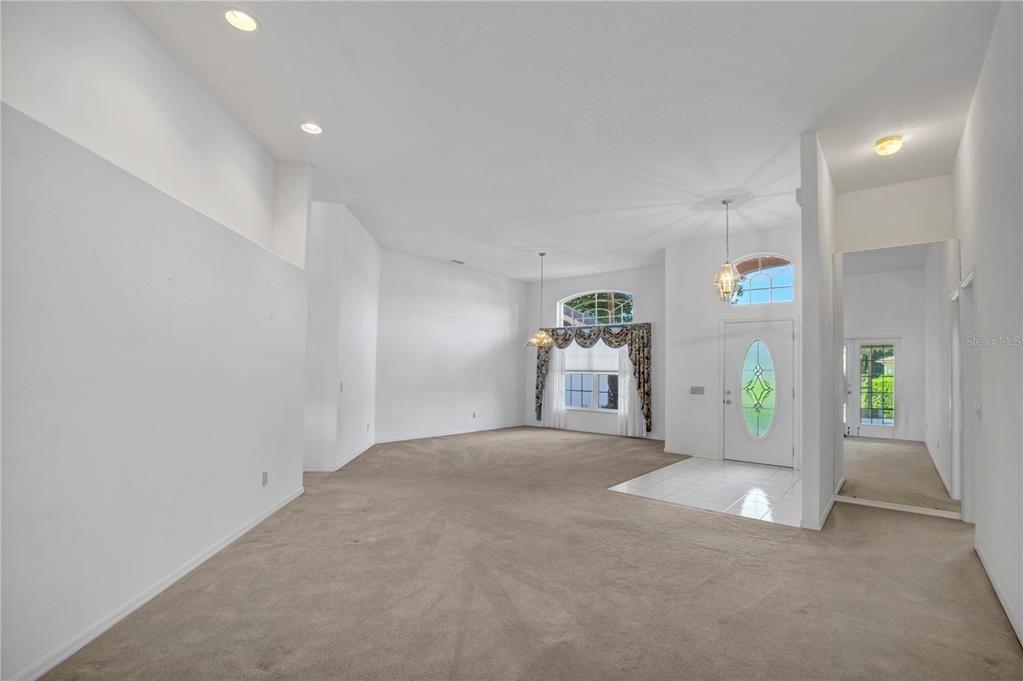 For Sale: $409,900 (3 beds, 3 baths, 2592 Square Feet)