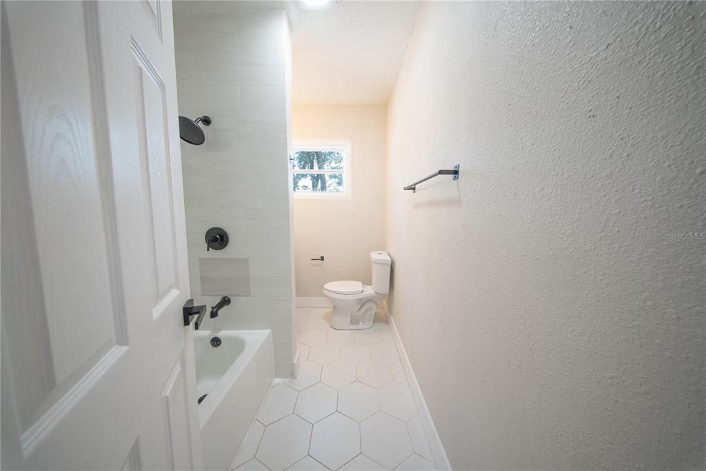 En Venta: $379,900 (3 camas, 2 baños, 1114 Pies cuadrados)